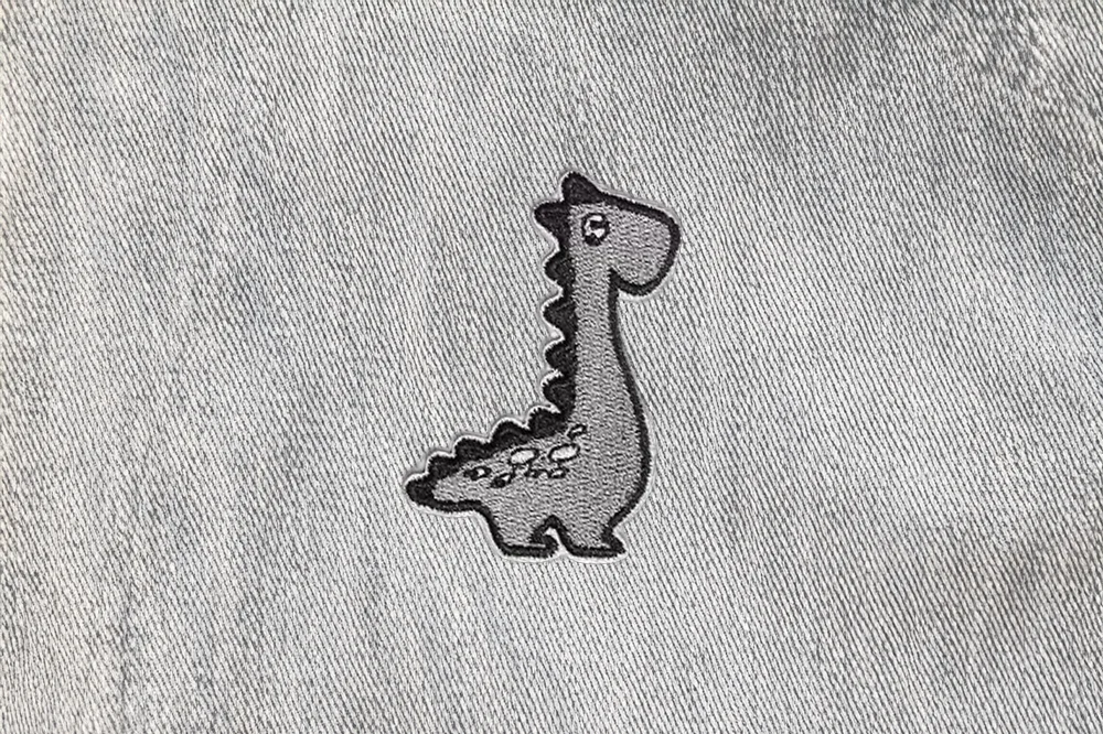 Grauer Brachiosaurus Patch – Langhals Dino zum Aufbügeln